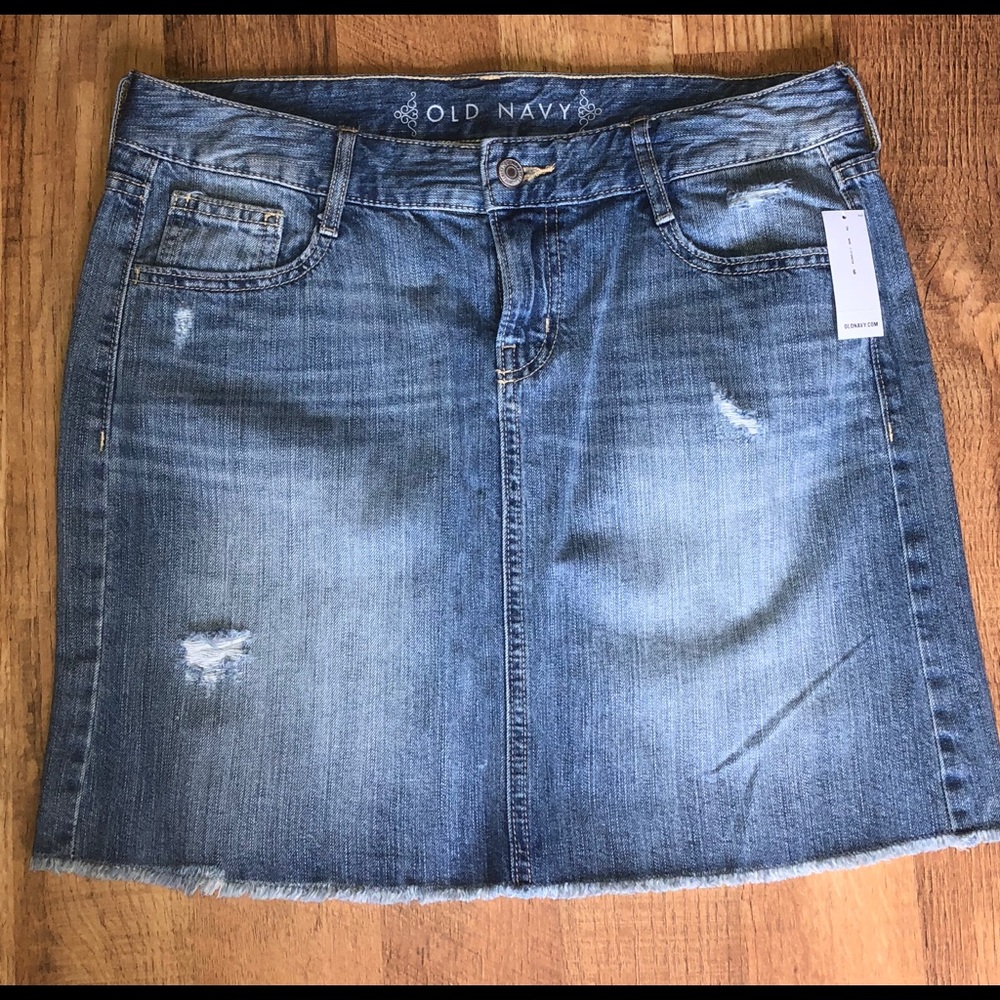 Old Navy Denim Skirt Size 6 BNWT